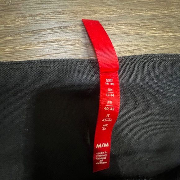 Spanx Jean-is Leggings, Size Medium, Dark Indigo - Picture 4 of 11